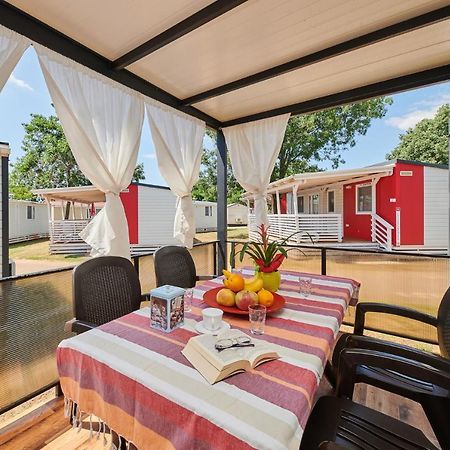 Camping Adria Mobile Home Park Умаг Екстер'єр фото