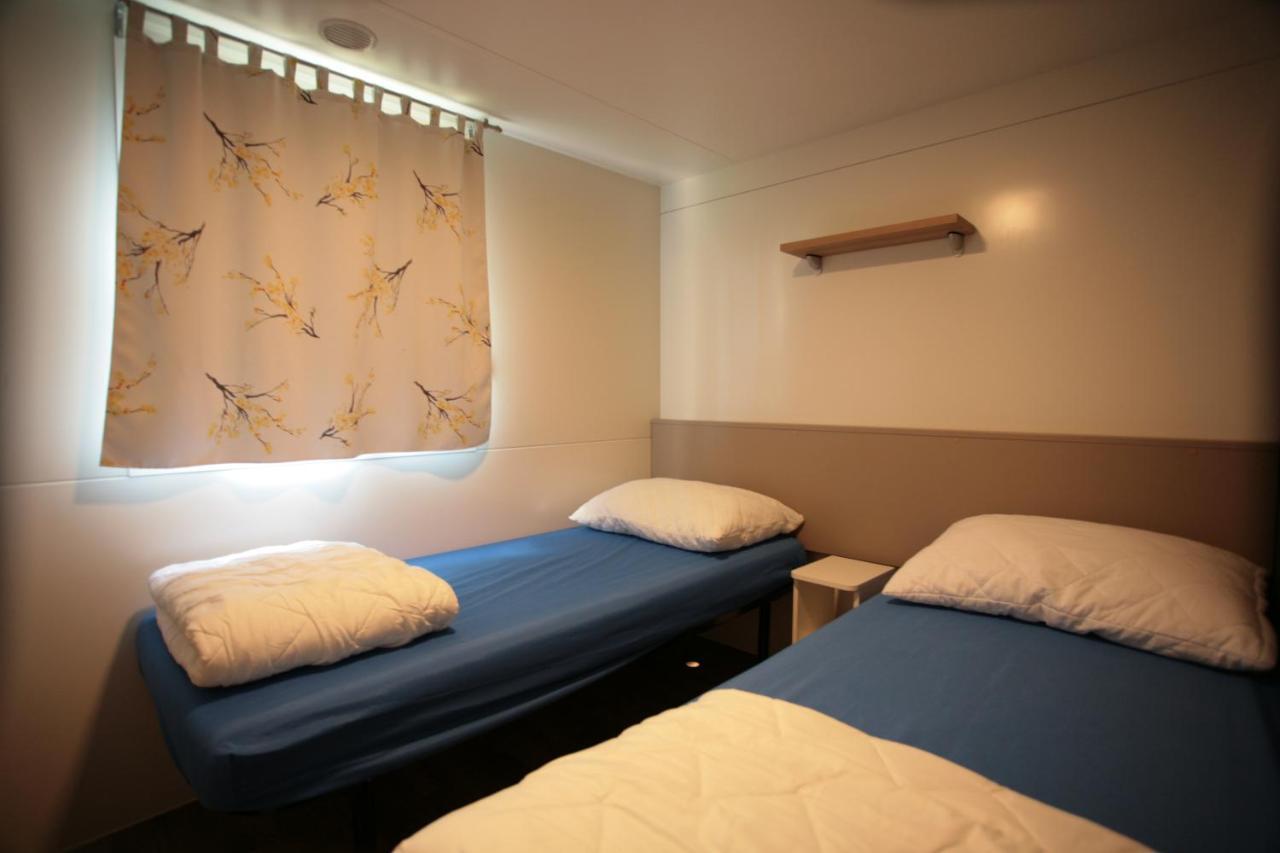 Camping Adria Mobile Home Park Умаг Екстер'єр фото