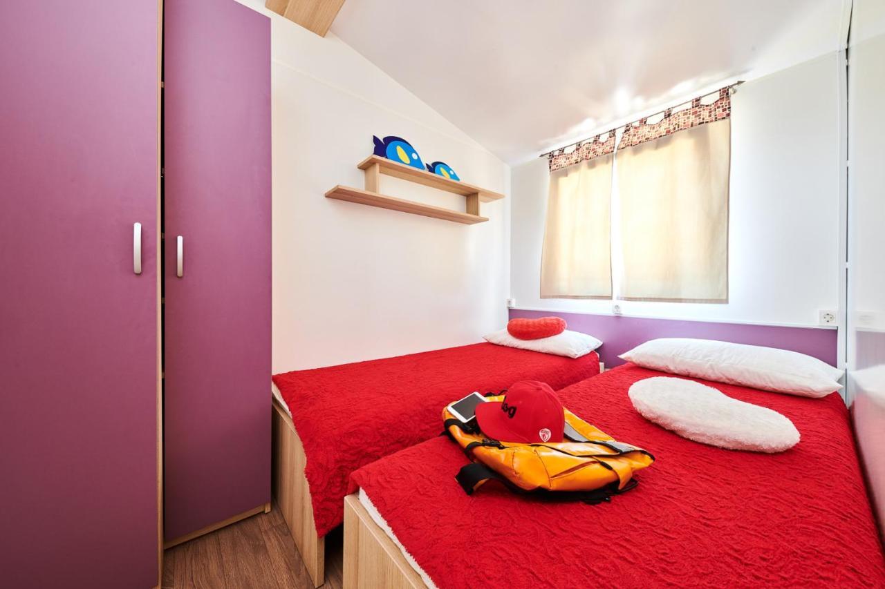 Camping Adria Mobile Home Park Умаг Екстер'єр фото