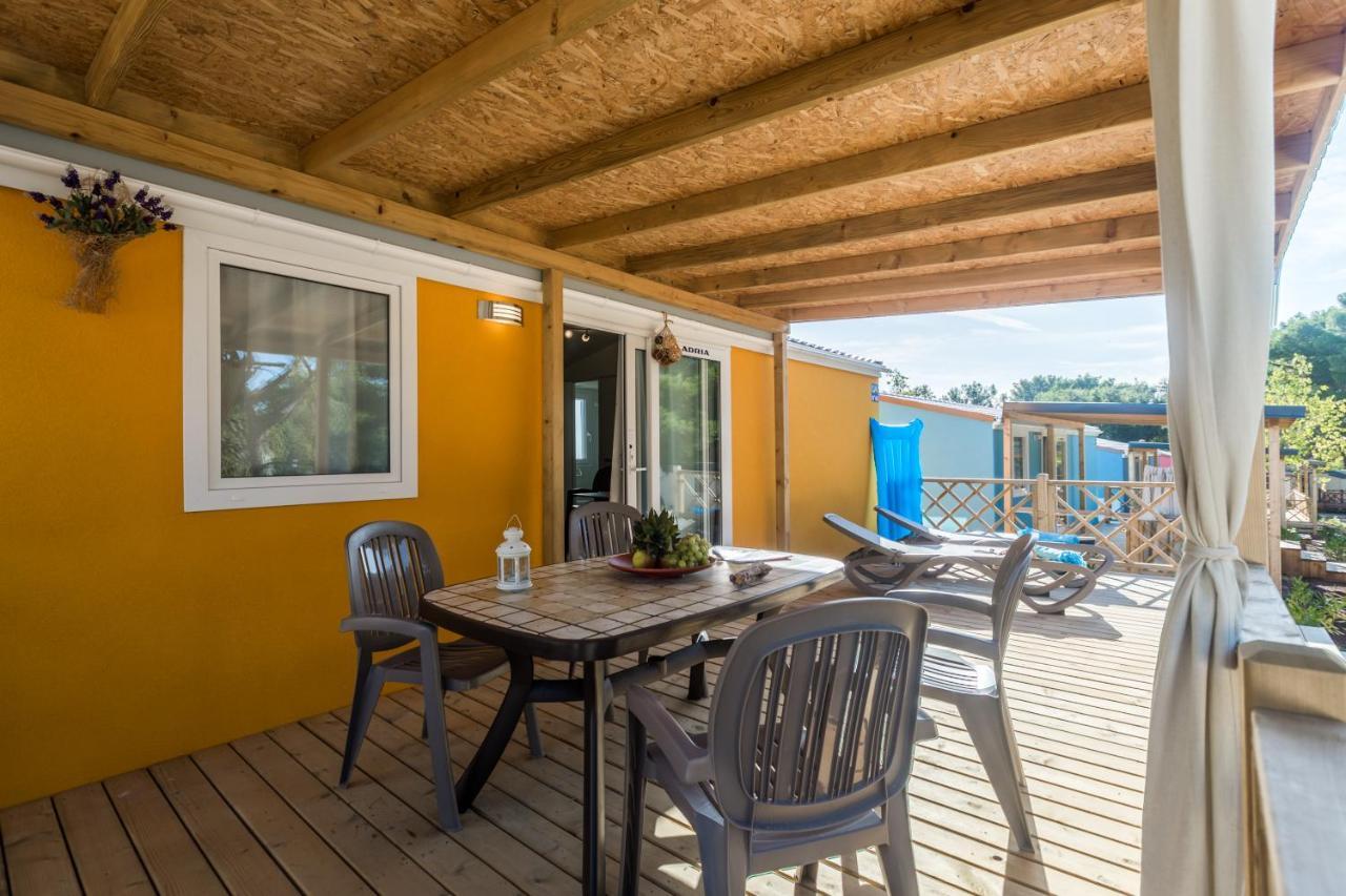 Camping Adria Mobile Home Park Умаг Екстер'єр фото
