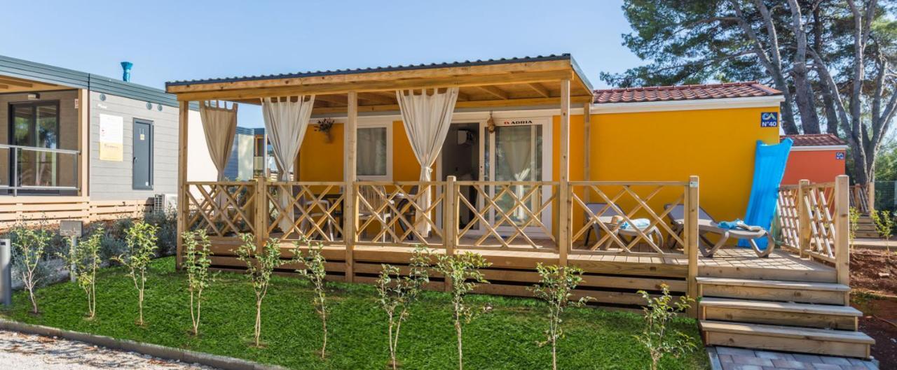 Camping Adria Mobile Home Park Умаг Екстер'єр фото