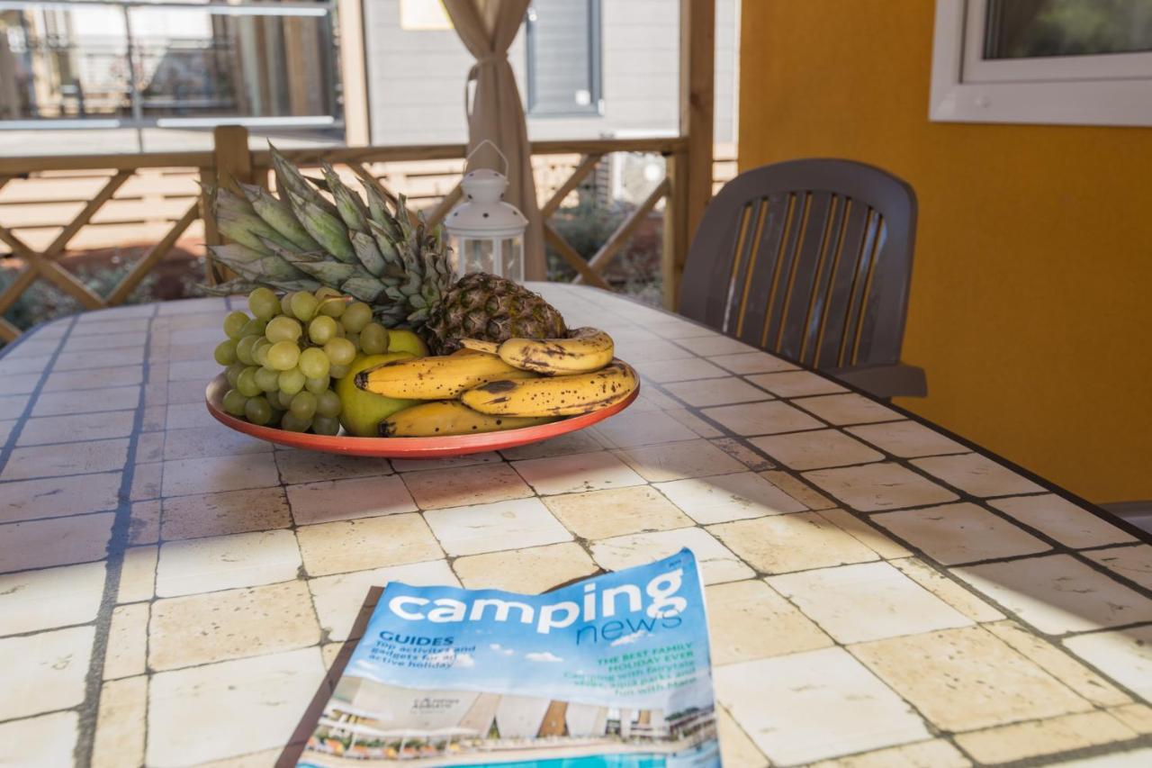 Camping Adria Mobile Home Park Умаг Екстер'єр фото