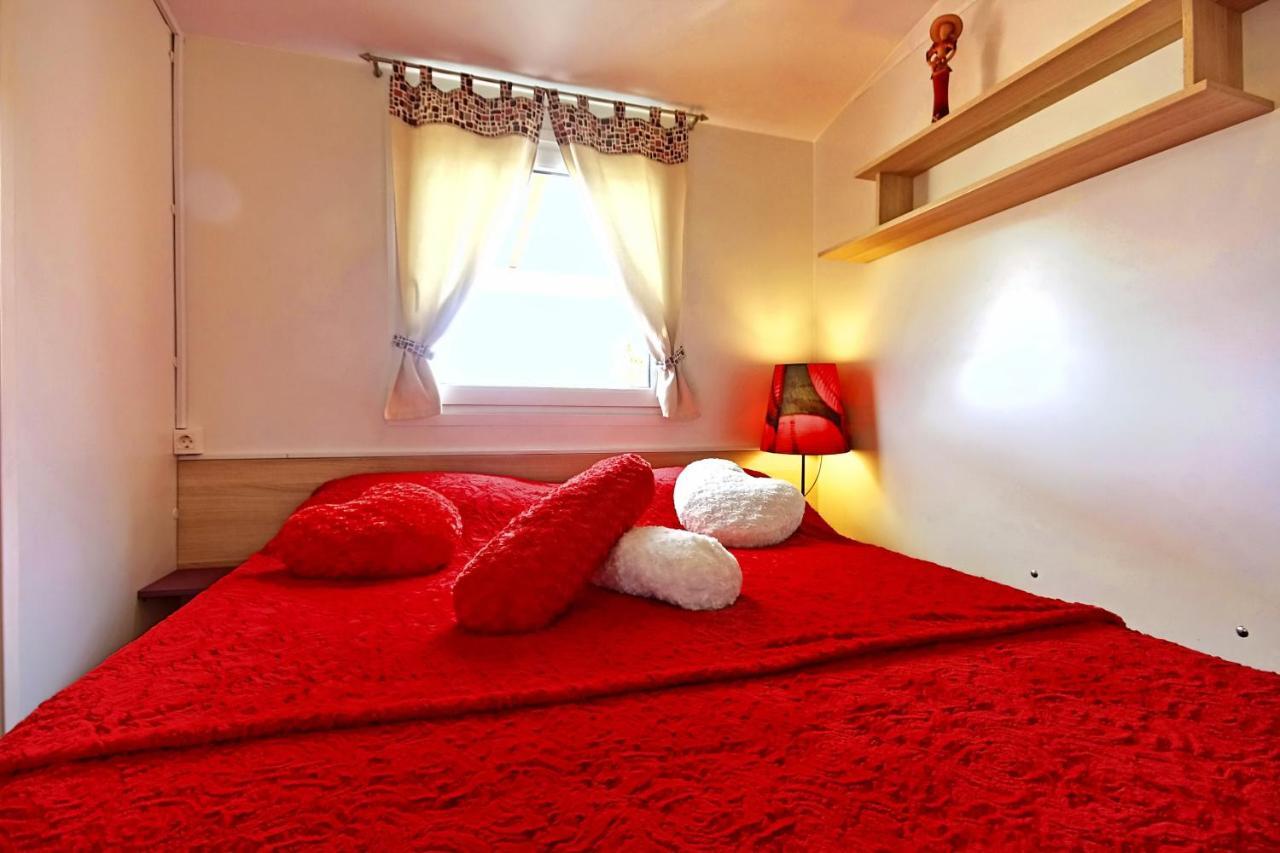 Camping Adria Mobile Home Park Умаг Екстер'єр фото