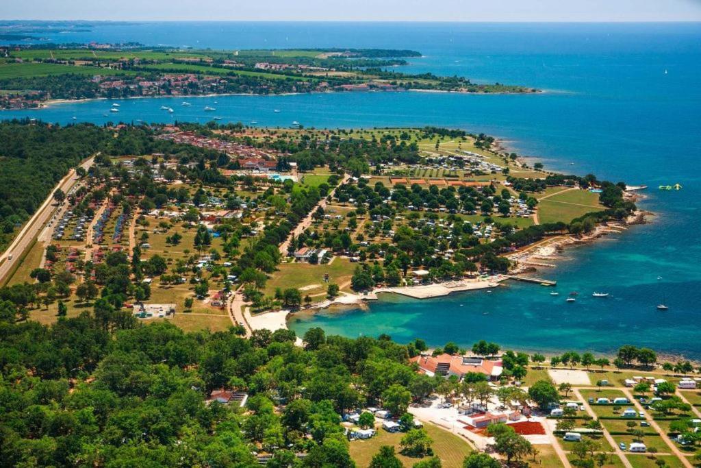 Camping Adria Mobile Home Park Умаг Екстер'єр фото